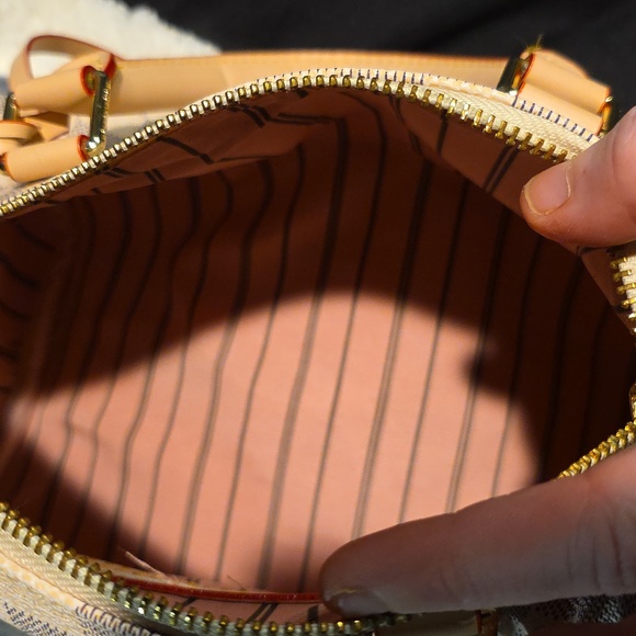 USED***Checkered Tan and Cream Handbag LV With Long Strap And Dust Bag - Picture 2 of 7